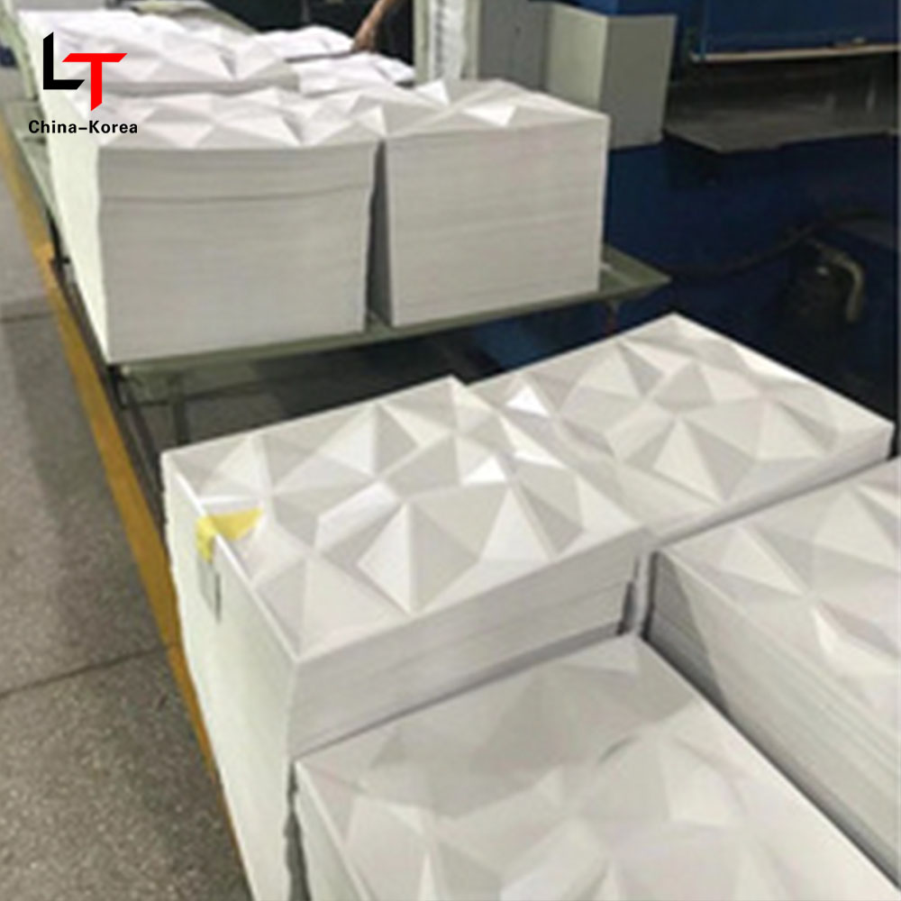 Modern 3D PVC Väggpanel/Klistermärke Interiör Vattentät Matt Svart Diamantform för Vardagsrum Sovrum Väggdekoration Vattentät