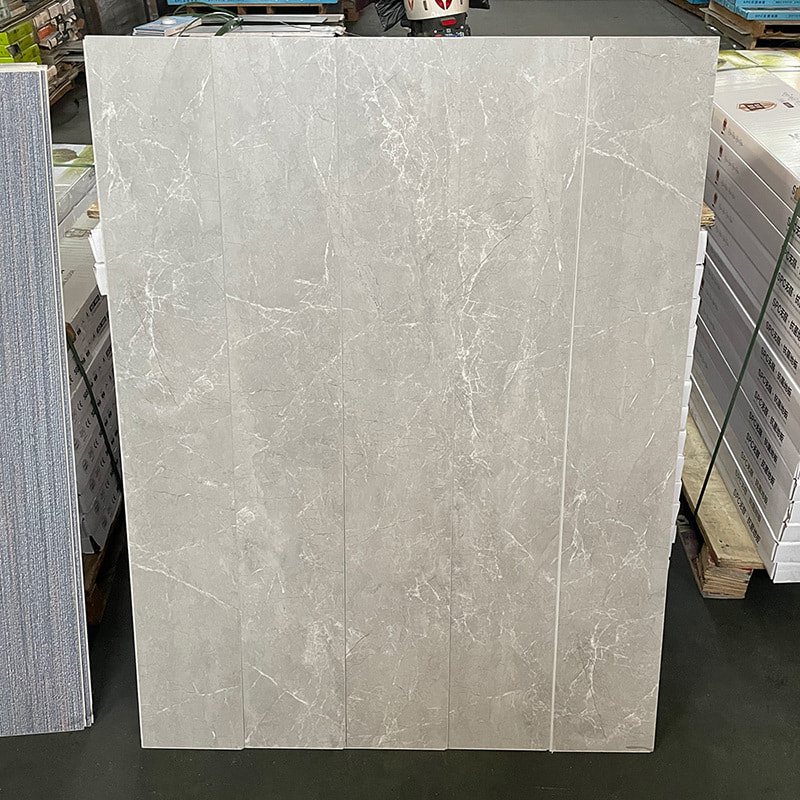 Vit och svart marmor Träkorn styv kärna Interlock Click Lock Vinyl Plank Golv Piso PVC Interiör Click Piso SPC Golv